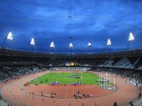 IM竞技-冰封的赛场与燃烧的斗魂，当芬兰的寒流遇上几内亚的暖阳，阿拉巴在欧冠之巅写下唯一