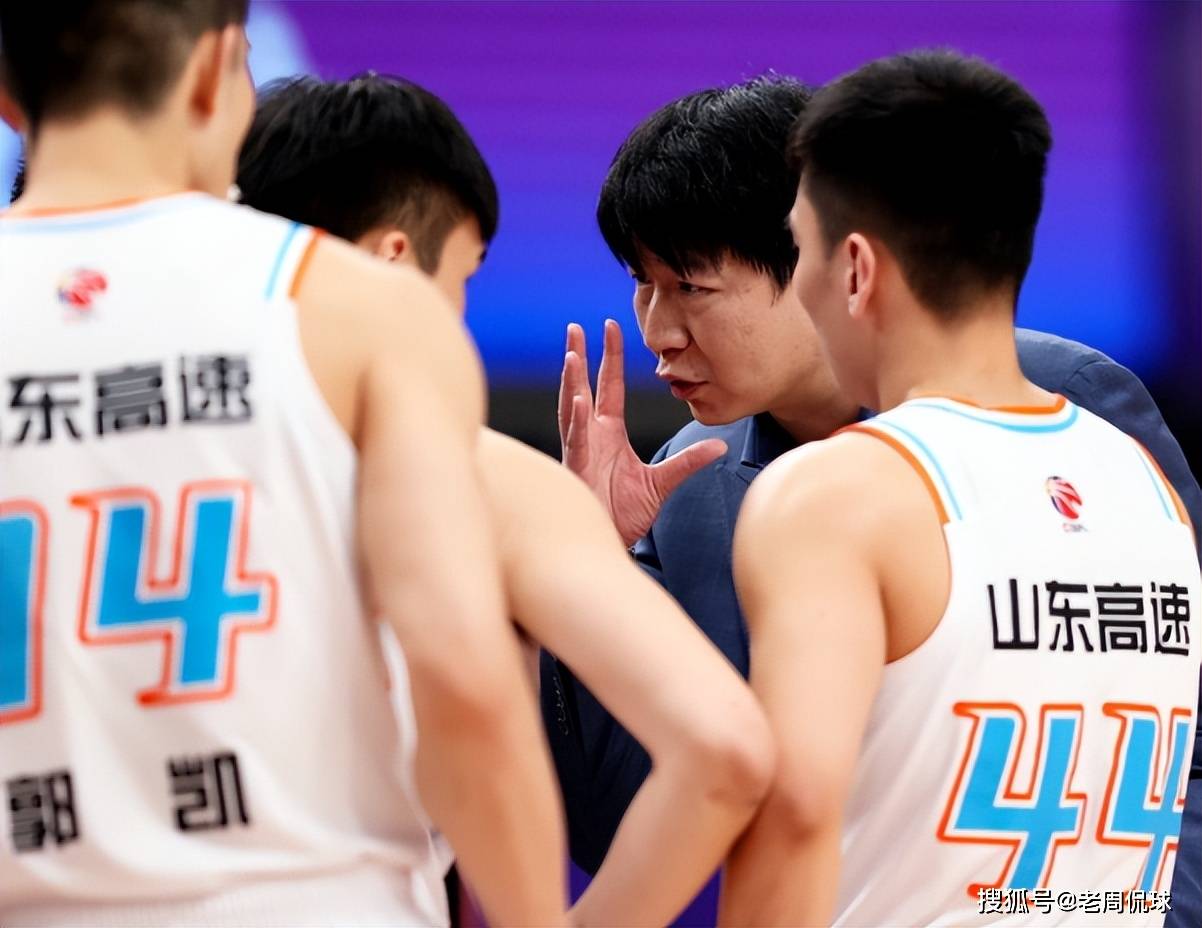 山东男篮实现大逆转,险胜对手 山东男篮实现大逆转,险胜对手