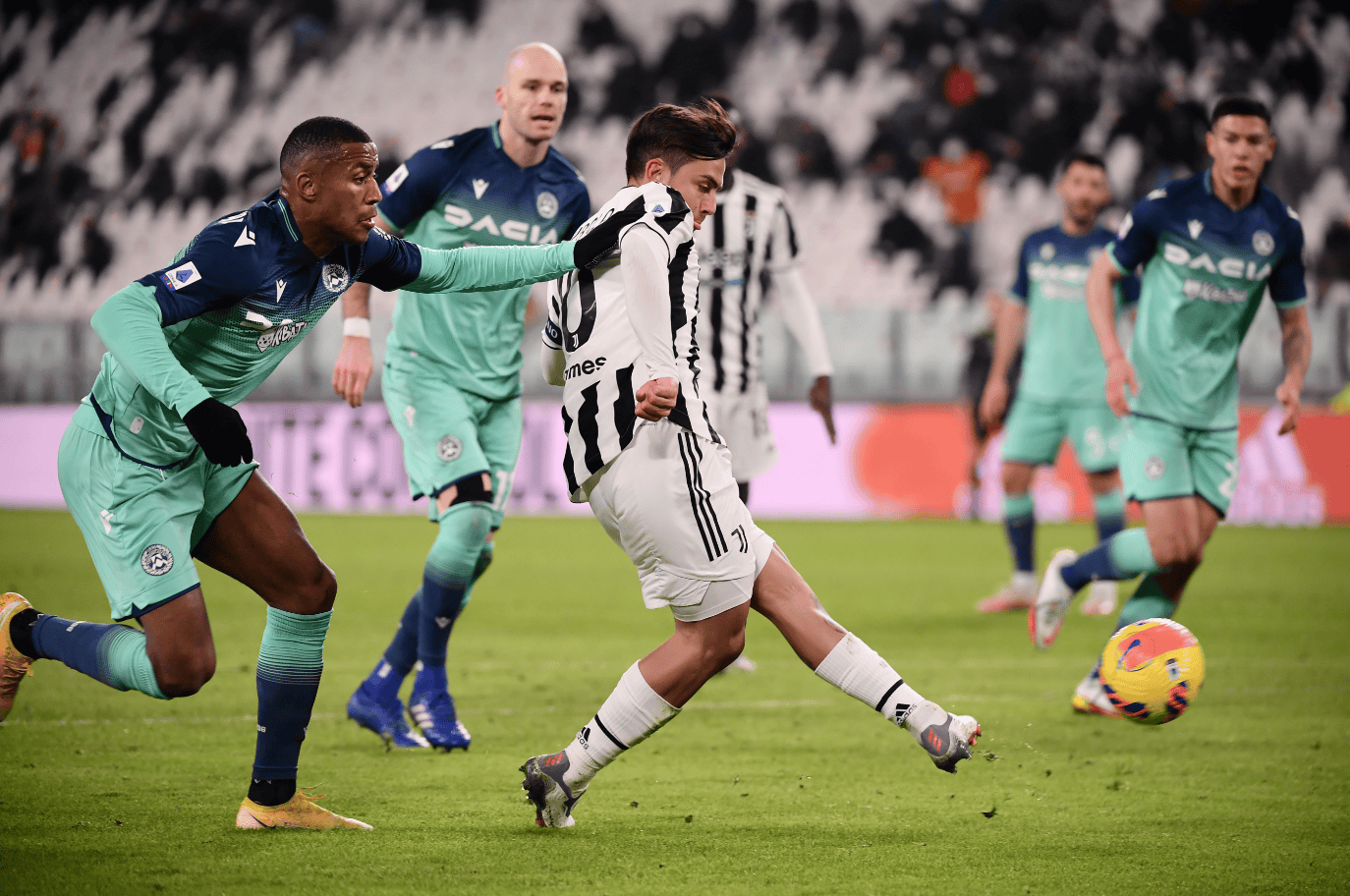 尤文图斯赢得关键之战,稳扎稳打向前 尤文图斯赢得关键之战,稳扎稳打向前