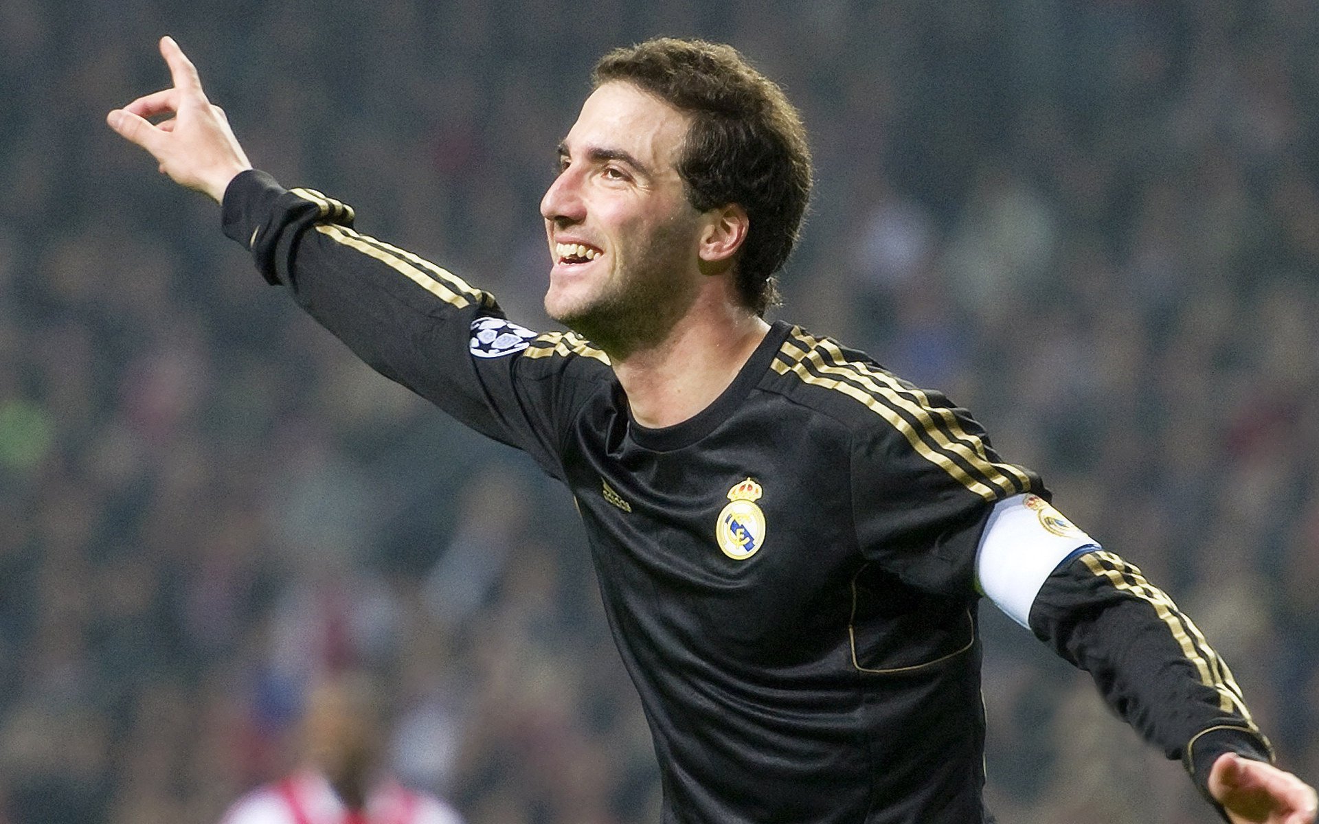 莱奥末节神兵天降,比利亚雷亚尔绝境逆转日本