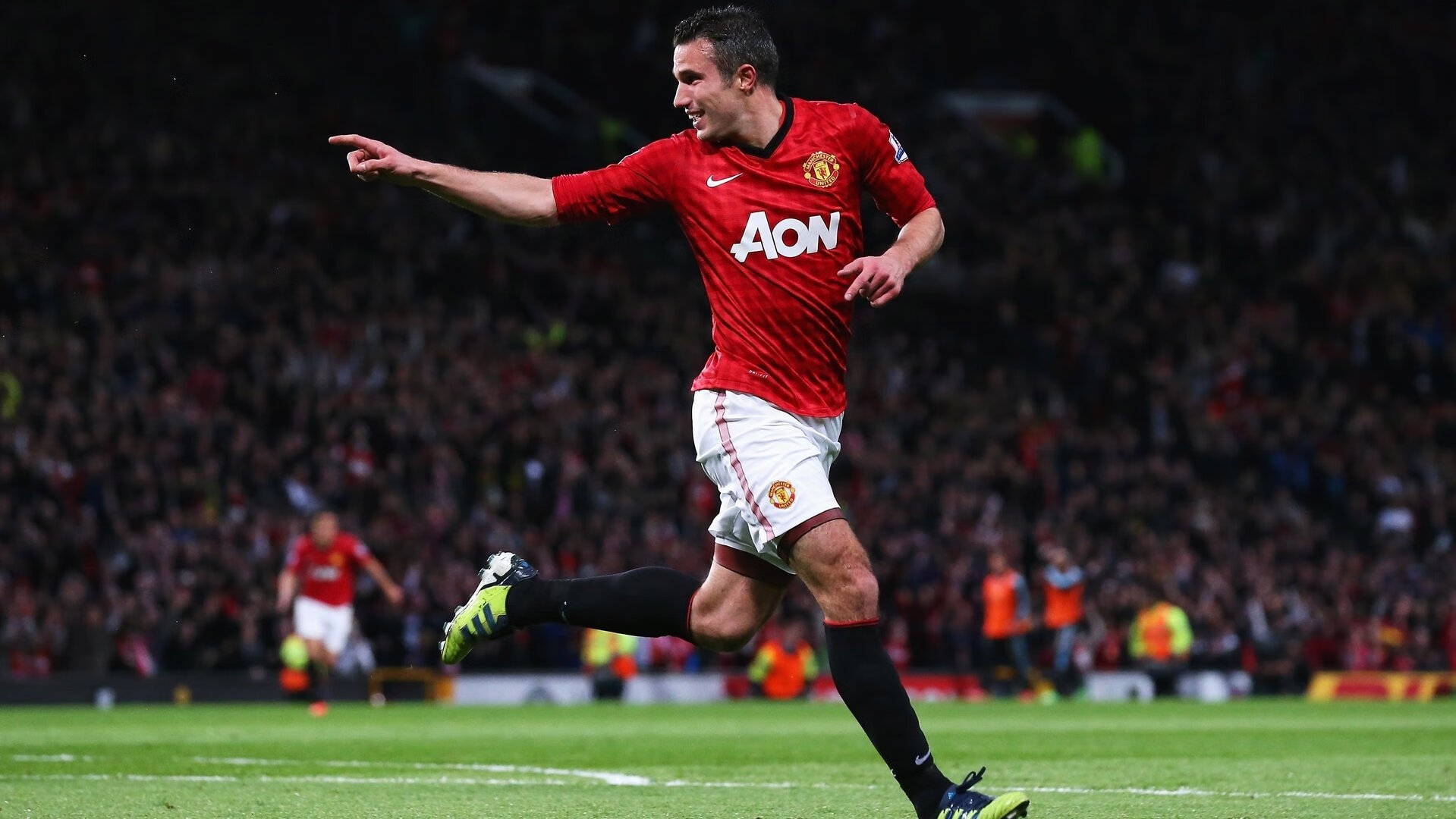 球场与战场，卡塞米罗状态火热，伊朗血拼瑞典的启示